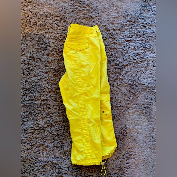 ☀️ YELLOW CAPRIS JOGGERS - Picture 5 of 5